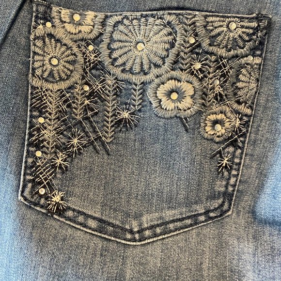 Women's Plus Size CJ Banks Barely Boot cut Jeans - Picture 3 of 6